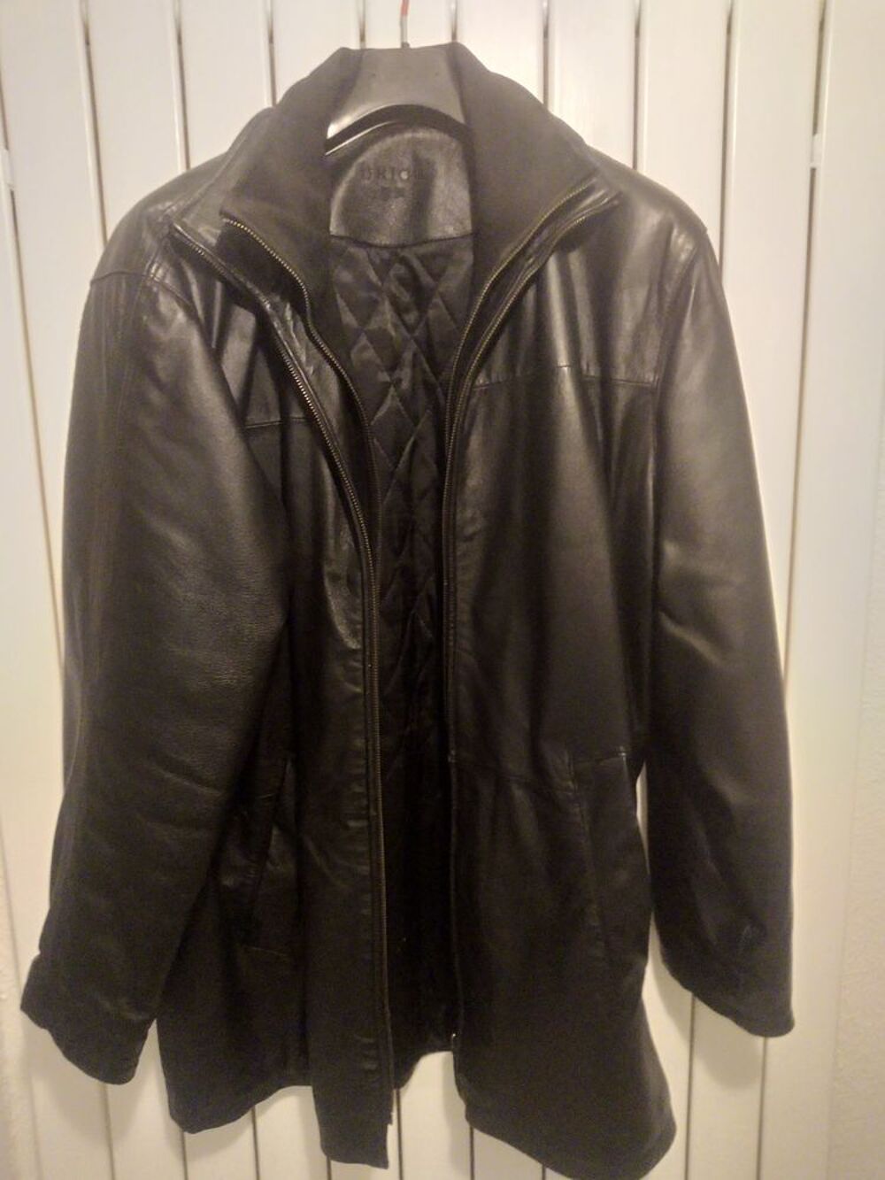 VESTE EN CUIR NOIR Vêtements