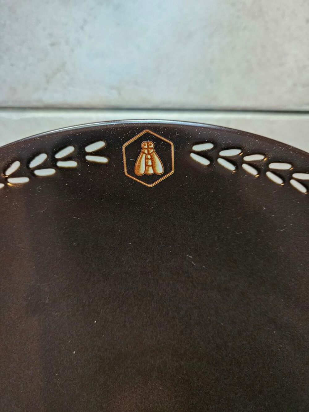 Lot 8 assiettes LAGUIOLE
D�coration