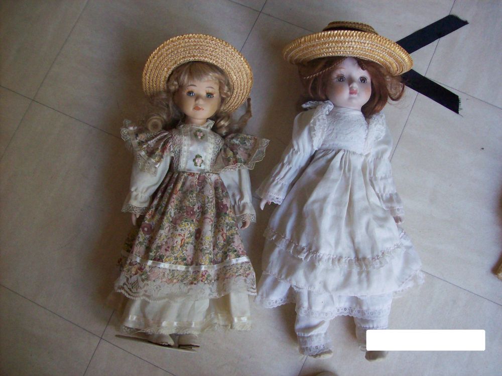 lot de POUPEES en porcelaine - zoe Jeux / jouets