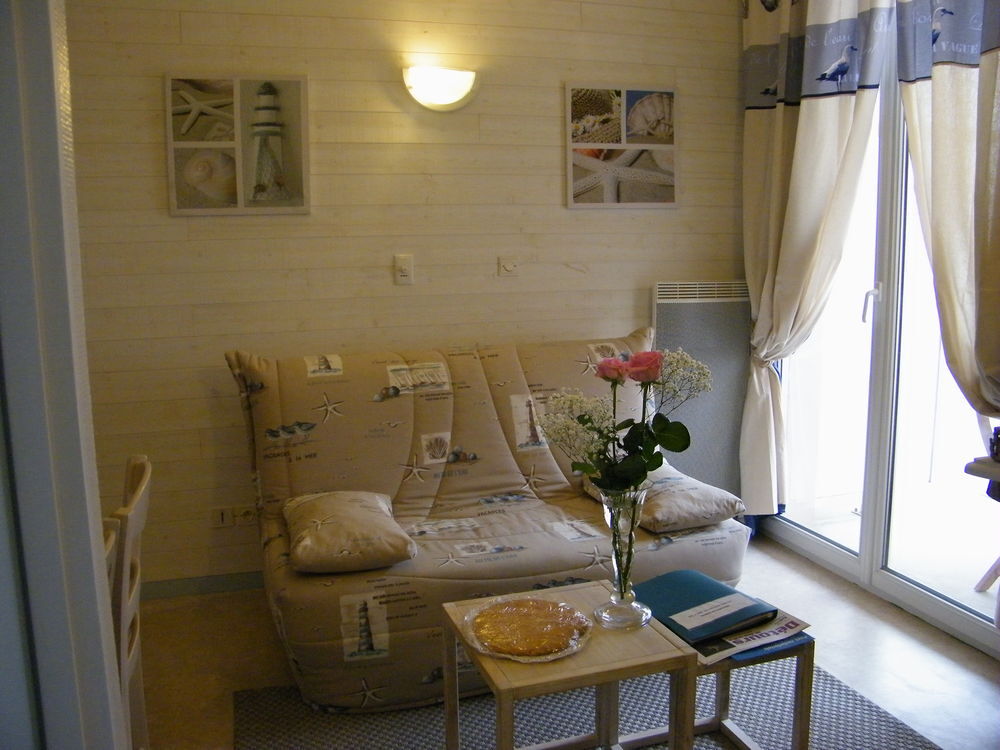    La jonch�e  curistes  vacanciers Poitou-Charentes, Rochefort (17300)