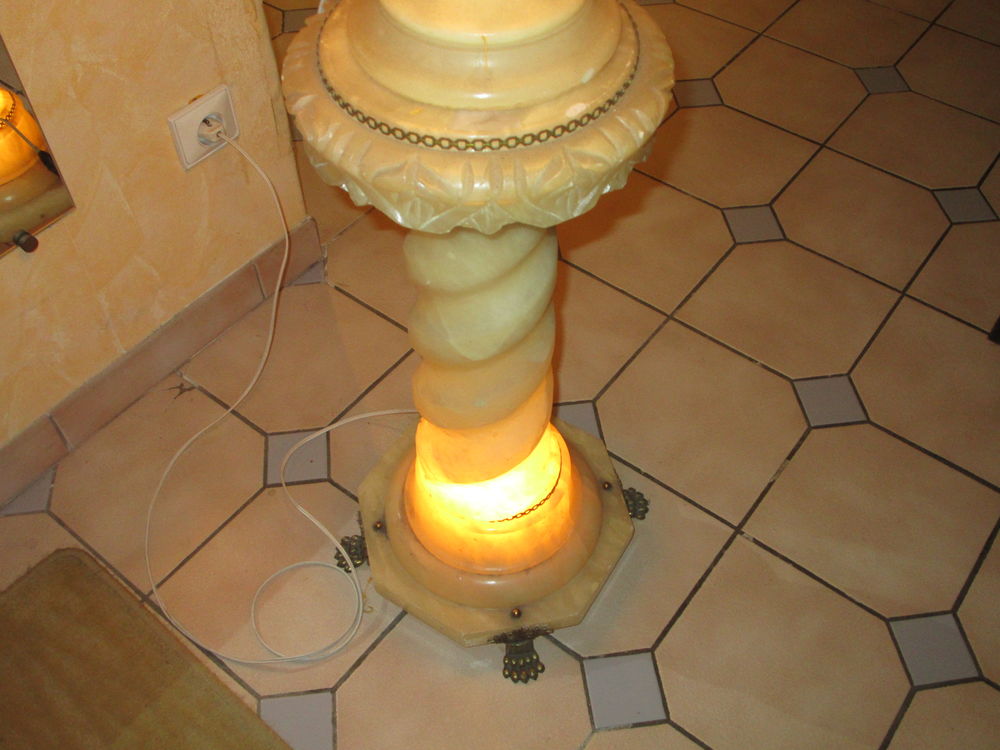 GRANDE LAMPE SUR PIED ONYX Décoration