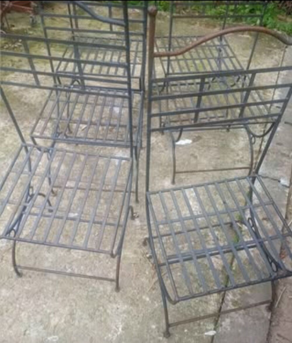 6 Chaises fer forg&eacute; tr&egrave;s solides
N&eacute;gociation possible dans . Meubles