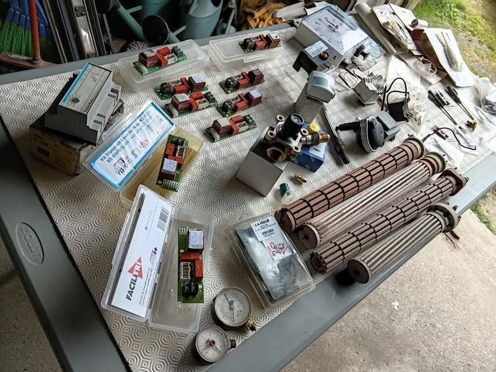 LOT ACCESSOIRES PLOMBERIE / CHAUFFAGE / Bricolage
