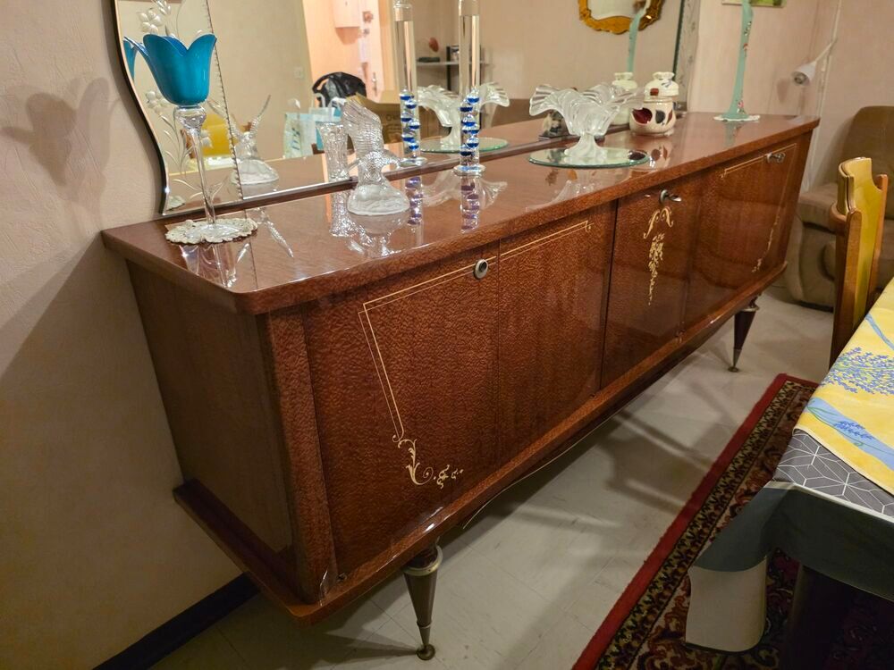 Donne Bahut + table+ chaises Meubles