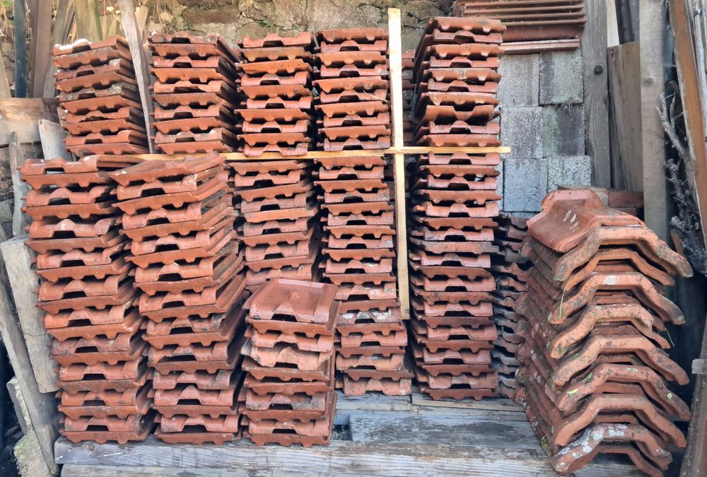 Tuiles ECUISSES PERUSSON Bricolage