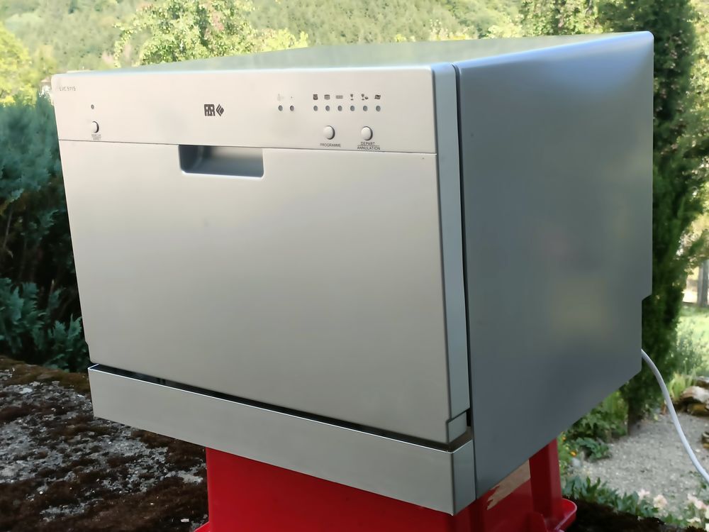 Lave vaisselle, petit. Electroménager