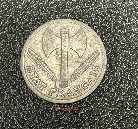 Piece de monnaie vintage 1944 250 Sisteron (04)