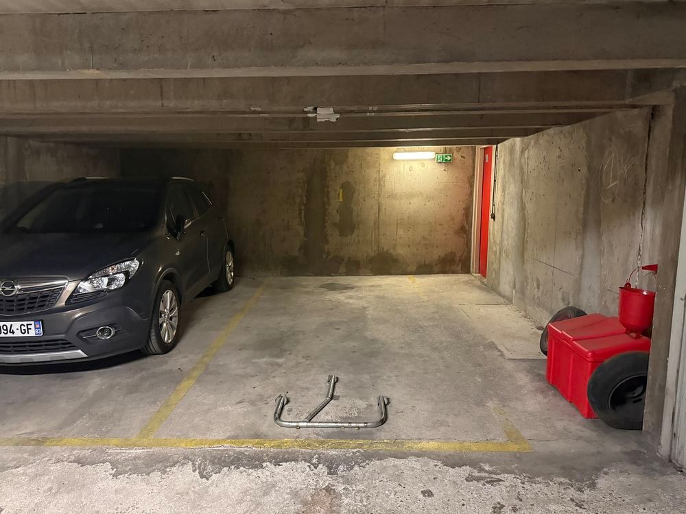 Vente Parking/Garage Parking couvert sous sol sécurisé Paris 12