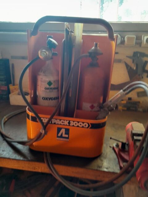 poste oxy acetylene portatif 60 24140 Villamblard