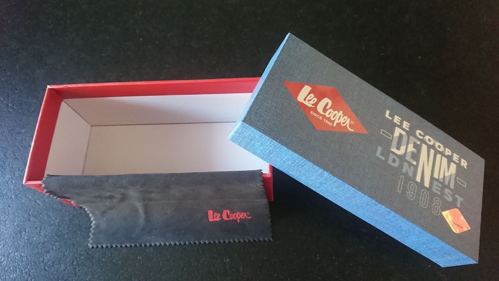 Lunettes de soleil marque Lee Cooper neuve Bijoux et montres