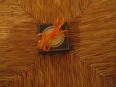 Petit bougeoir le tour en imitation cuir original 0 M�rignies (59)