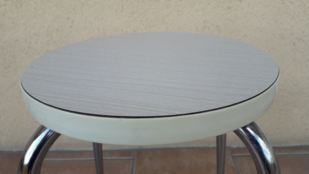 Tabouret en formica vintage
Meubles