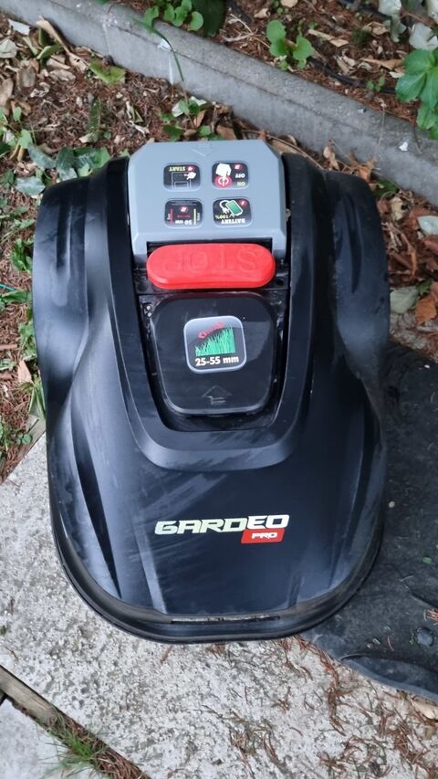 Tondeuse robot Gardeo Pro noire 0 Guignes (77)
