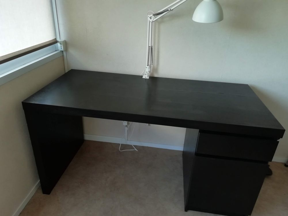 Bureau noir IKEA Electroménager