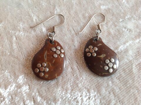BOUCLES OREILLES GOUTTE NOIX DE COCO FLEURS MÉTAL Envoi Poss 2 Trégunc (29)