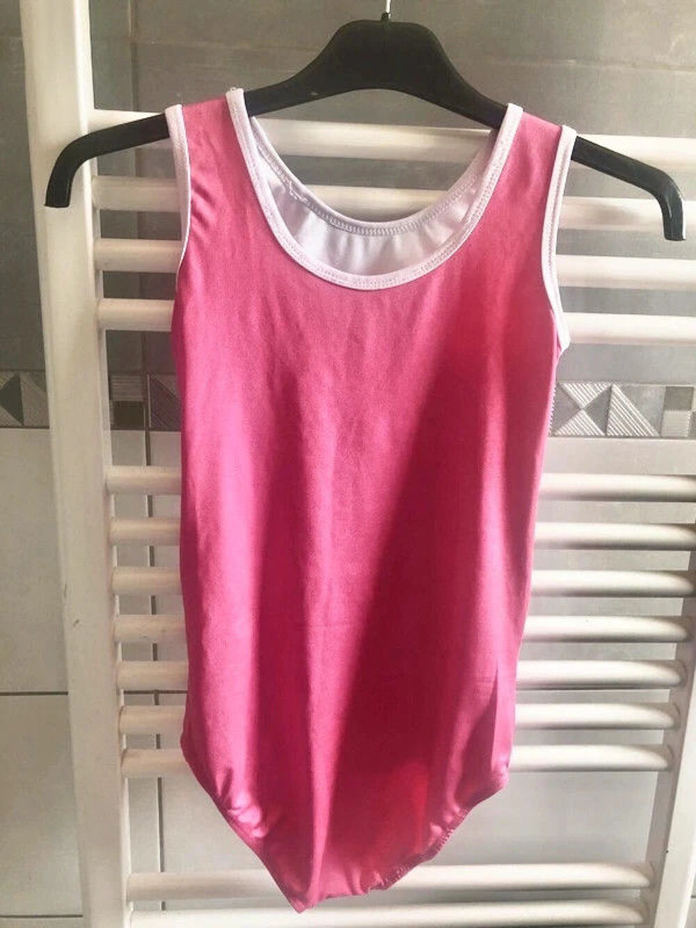 Justaucorps taille 12 ans en tbe &agrave; 15 euros Vêtements enfants