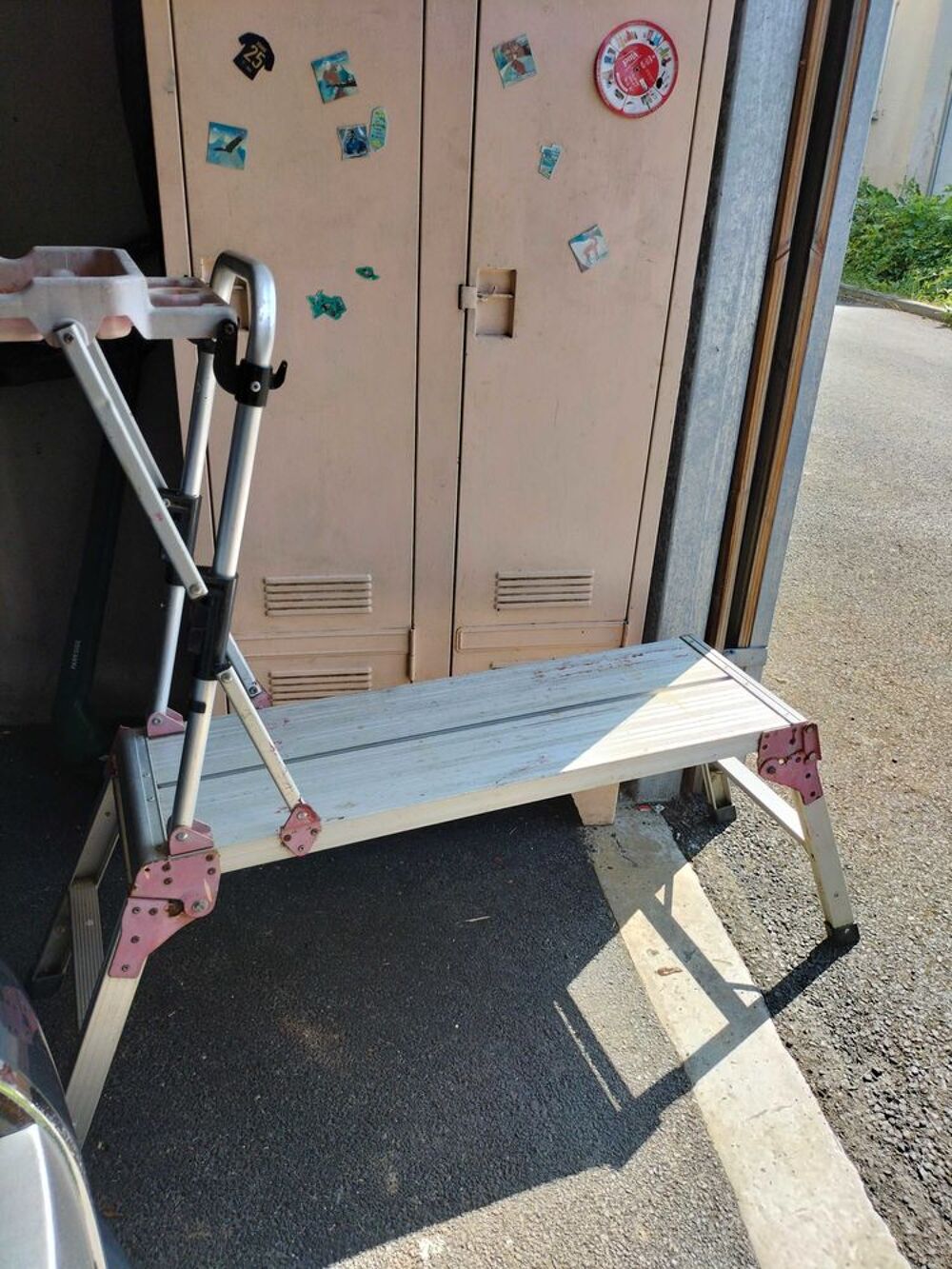 Petit banc m&eacute;tallique. Bricolage