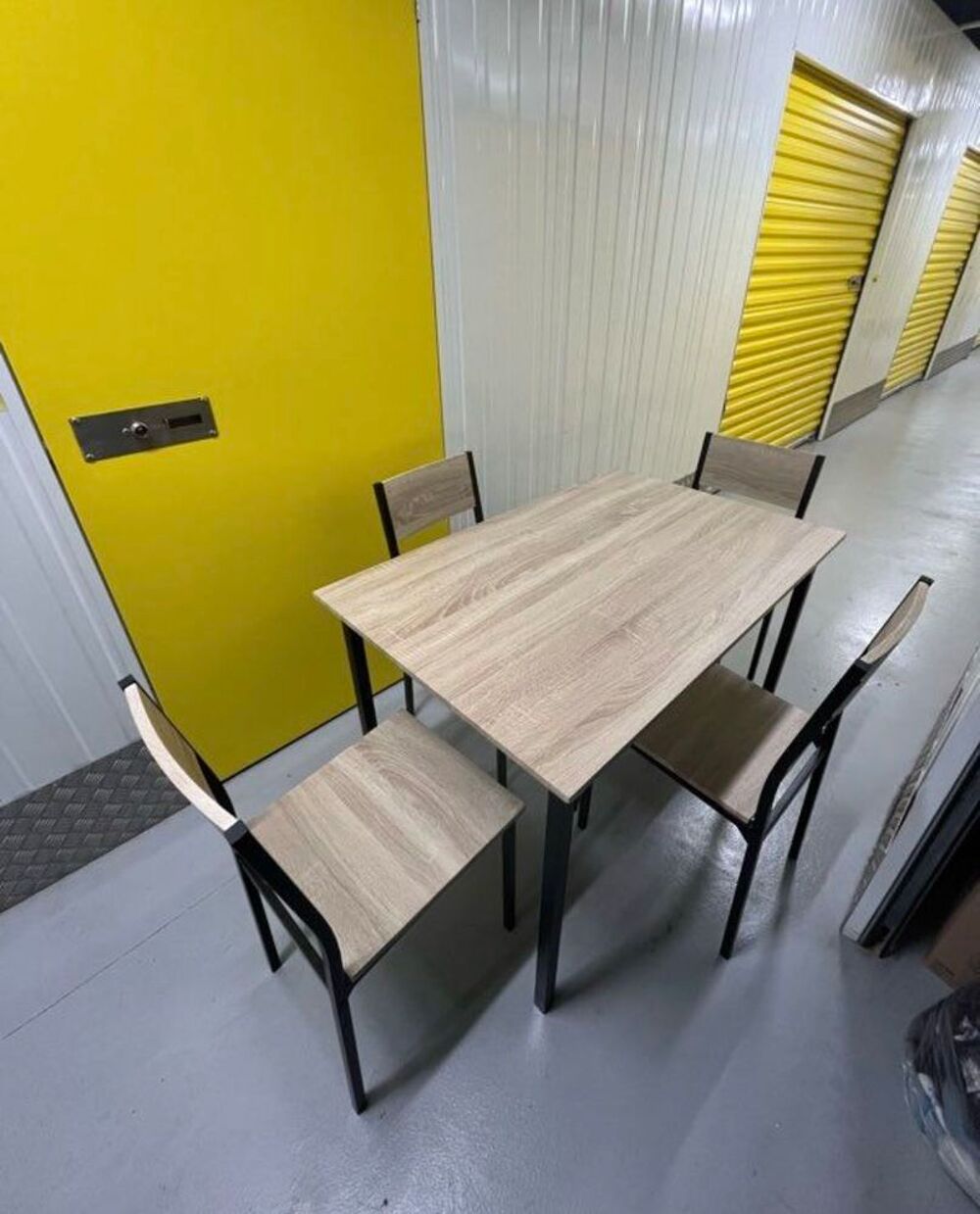 Table + 4 chaises Meubles