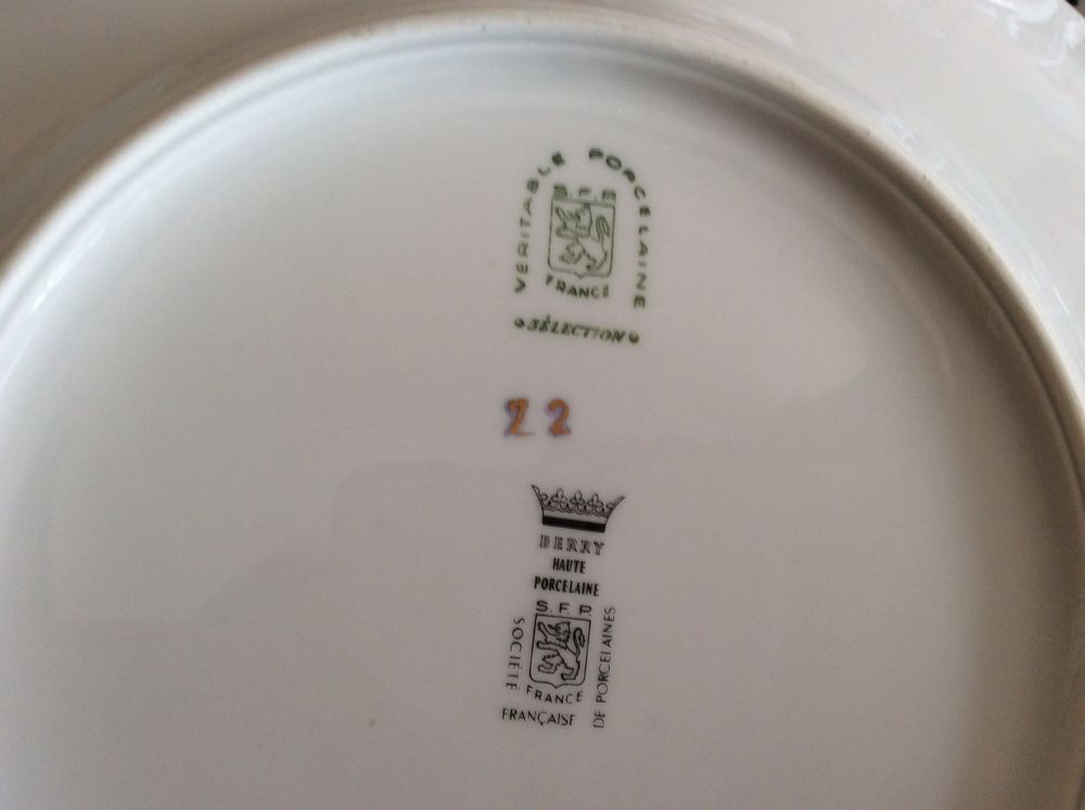 Superbe service de porcelaine Cuisine