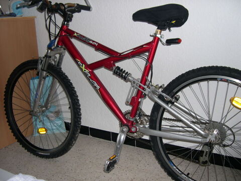 Deux v�los : 1 VTT et 1 v�lo femme 210 Vitrolles (13)