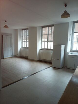  Appartement à louer 3/4 pièces 79 m²