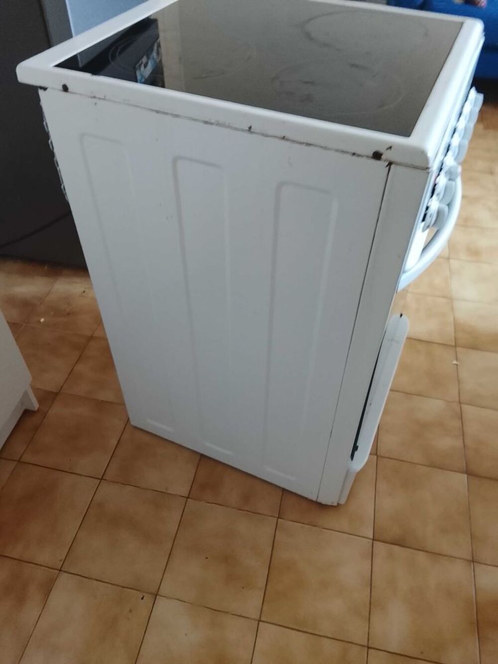 cuisini&egrave;re vitroc&eacute;ramique Electroménager