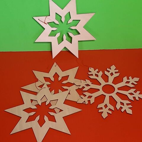Lot de 3 �toiles et 1 flocon en bois  pour d�corer votre sap 15 Saumur (49)