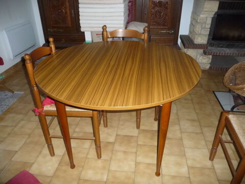 Table ronde + 4 chaises 40 Chdigny (37)