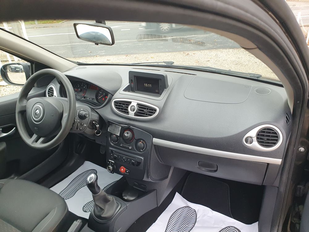 Clio III dCi 85 eco2 Tom Tom Edition 2009 occasion 28000 Chartres