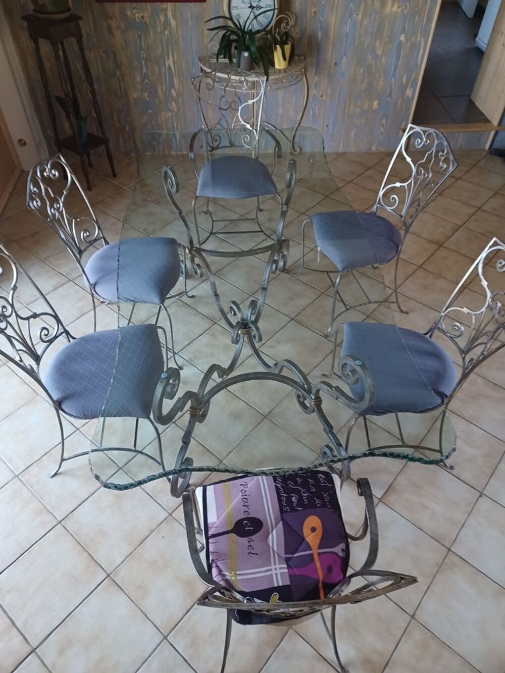 TABLE A MANGER Meubles