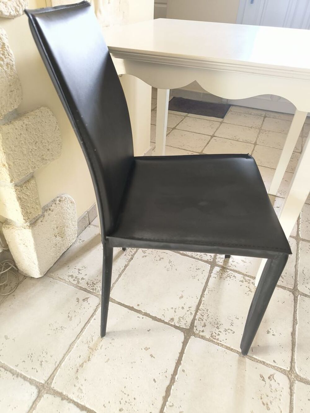 Petite tzble en bois Meubles