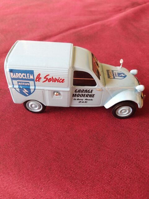 Voiture miniature Citron 2CV fourgonnette 10 Avermes (03)