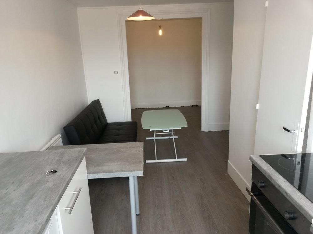 Location Appartement Studio refait à Neuf avec cuisine équipée Quartier AIGLE Grenoble
