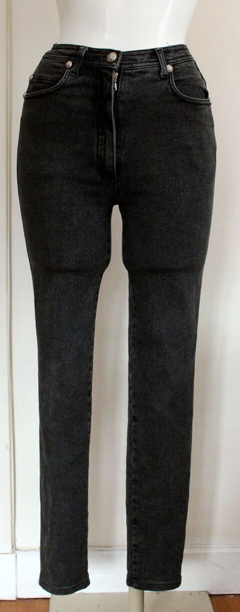 Pantalon jean anthracite GIANNI VERSACE T.36. Fr 120 Issy-les-Moulineaux (92)