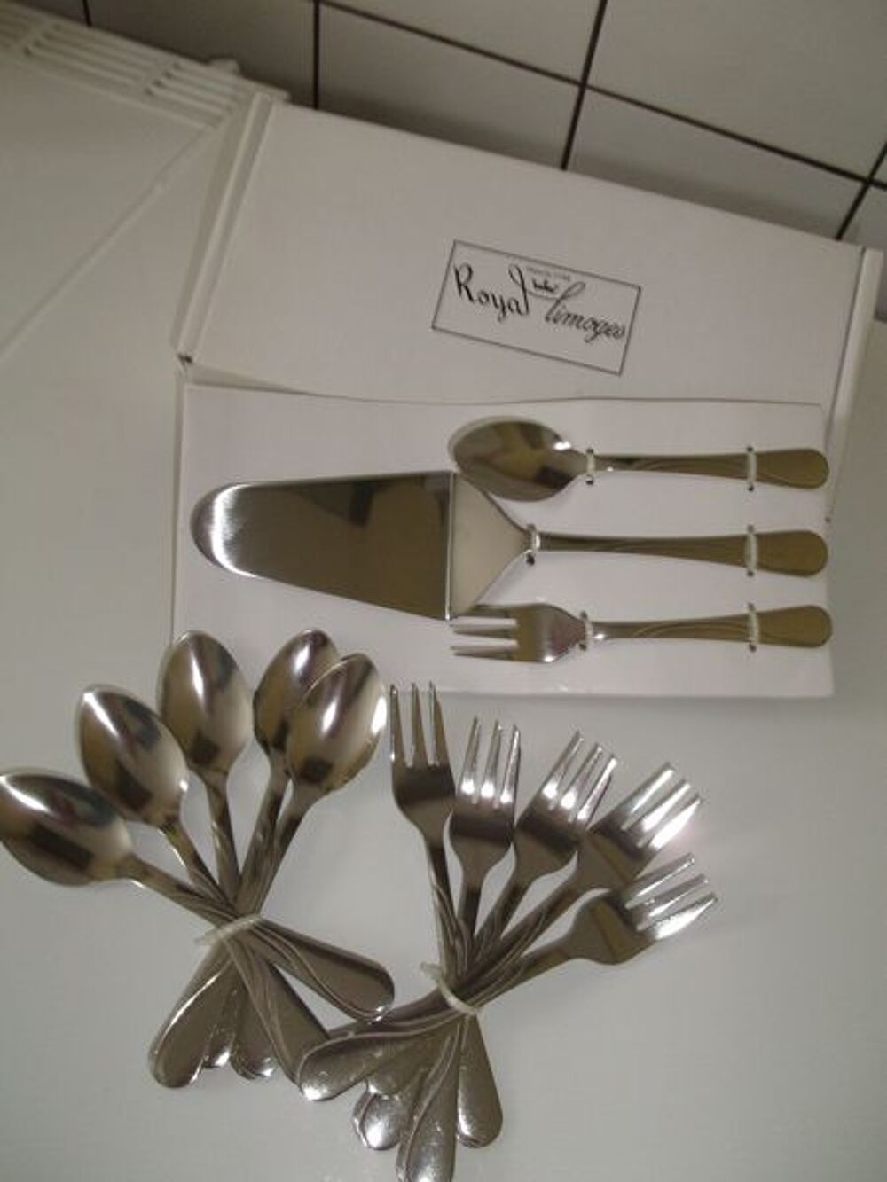 Service &agrave; dessert (Pelle &agrave; tarte et couverts), neuf Cuisine