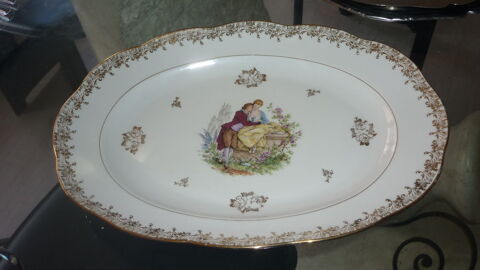 Plat ovale porcelaine  J.V Authentique dcors Watteau  15 Agen (47)