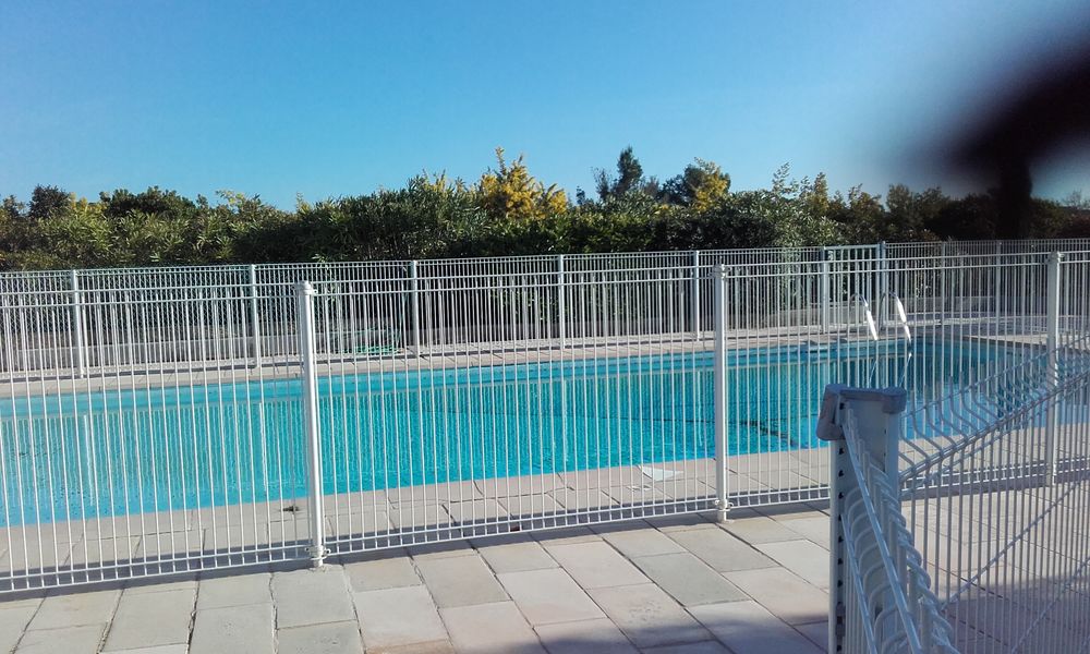   Appartement vue mer bord de plage avec piscines Provence-Alpes-Cte d'Azur, Agay (83530)