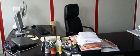 Bureau de direction bois massif noir solide annes 90 330 Saint-Martin-d'Hres (38)