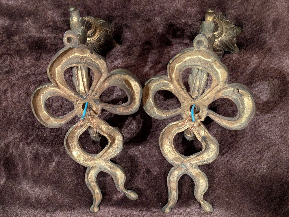  Deux belles appliques bronze tulipe Décoration