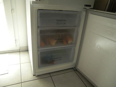 Combin  frigo Samsung blanc.  150 Cluses (74)