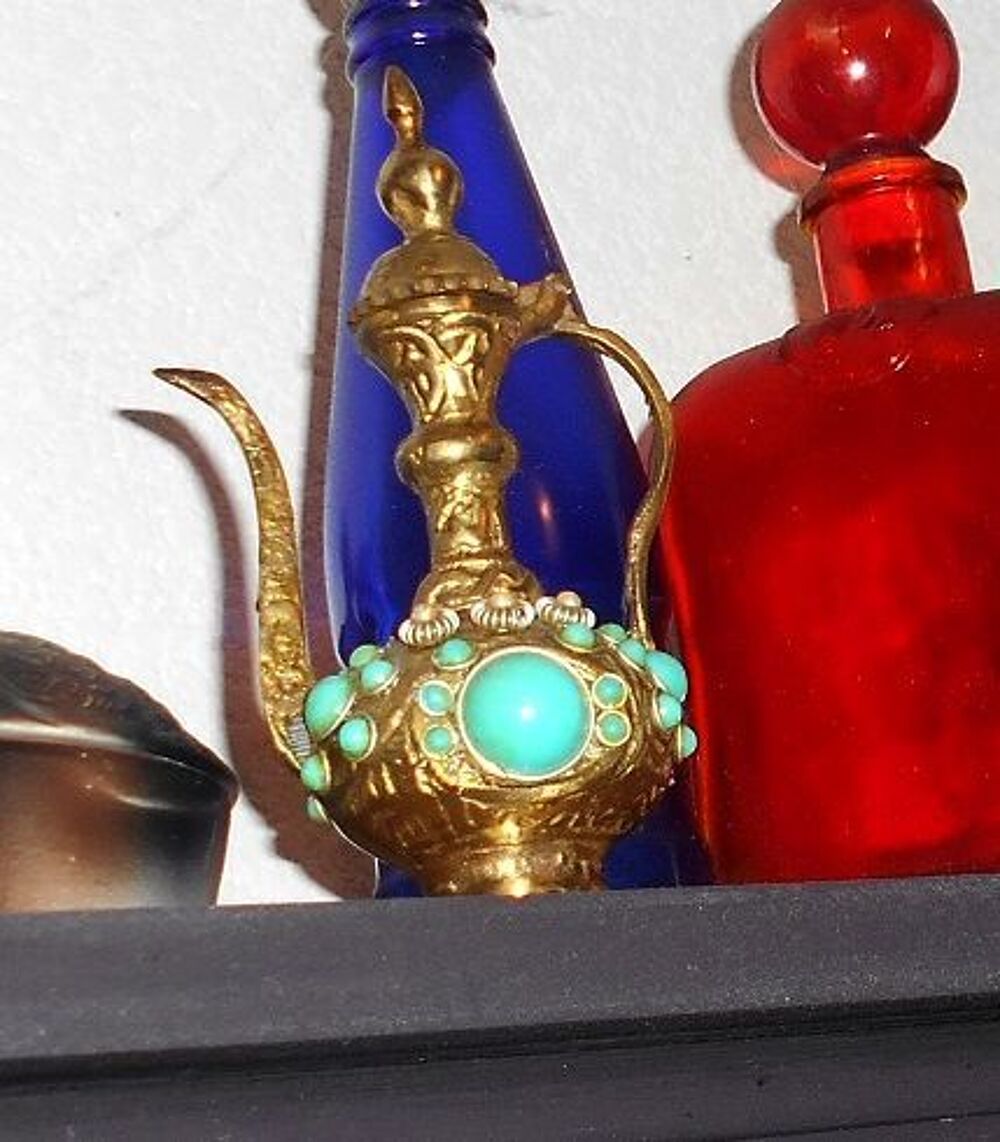 Pichet en bronze et turquoises indien 