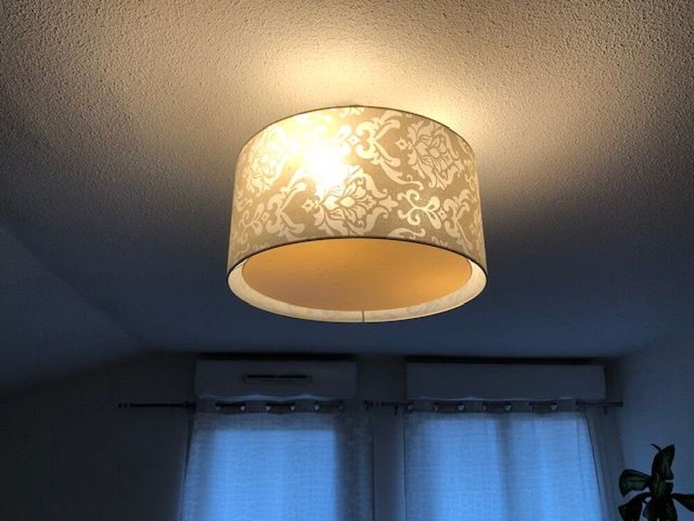 plafonnier pour grande pi&egrave;ce Décoration