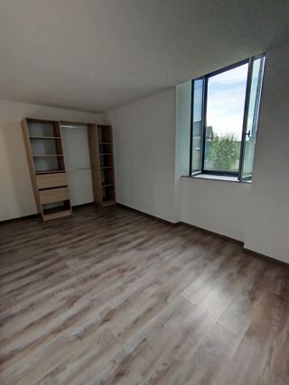  Maison à louer 4 pièces 140 m²