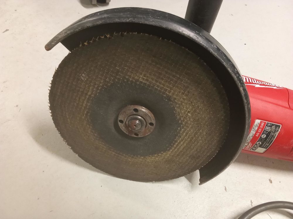 Meuleuse d'angle 230mm 2200 watt AG 22-230 DMS Milwaukee Bricolage