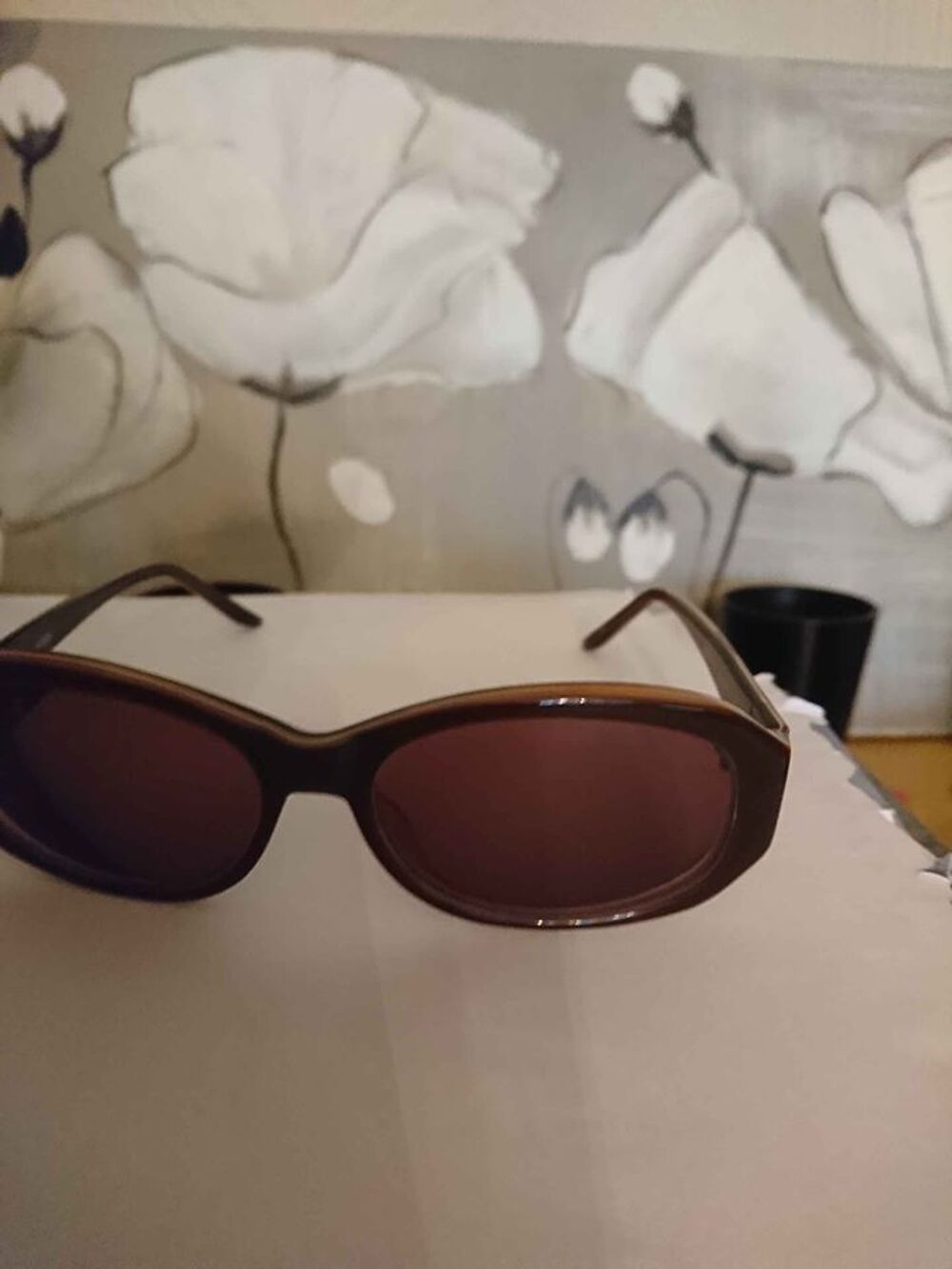 Tr&egrave;s belle lunette Guess solaire Bijoux et montres
