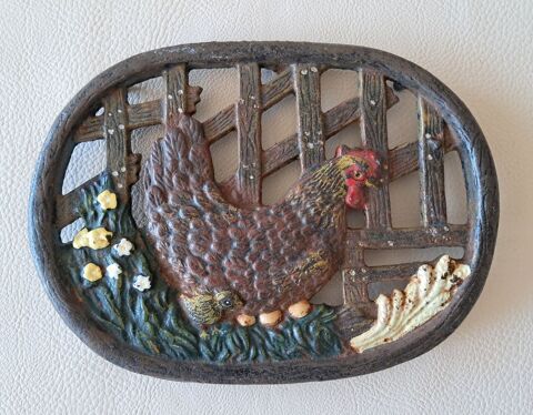 dessous de plat rectangulaire � bords arrondi en fonte  10 Carnon Plage (34)