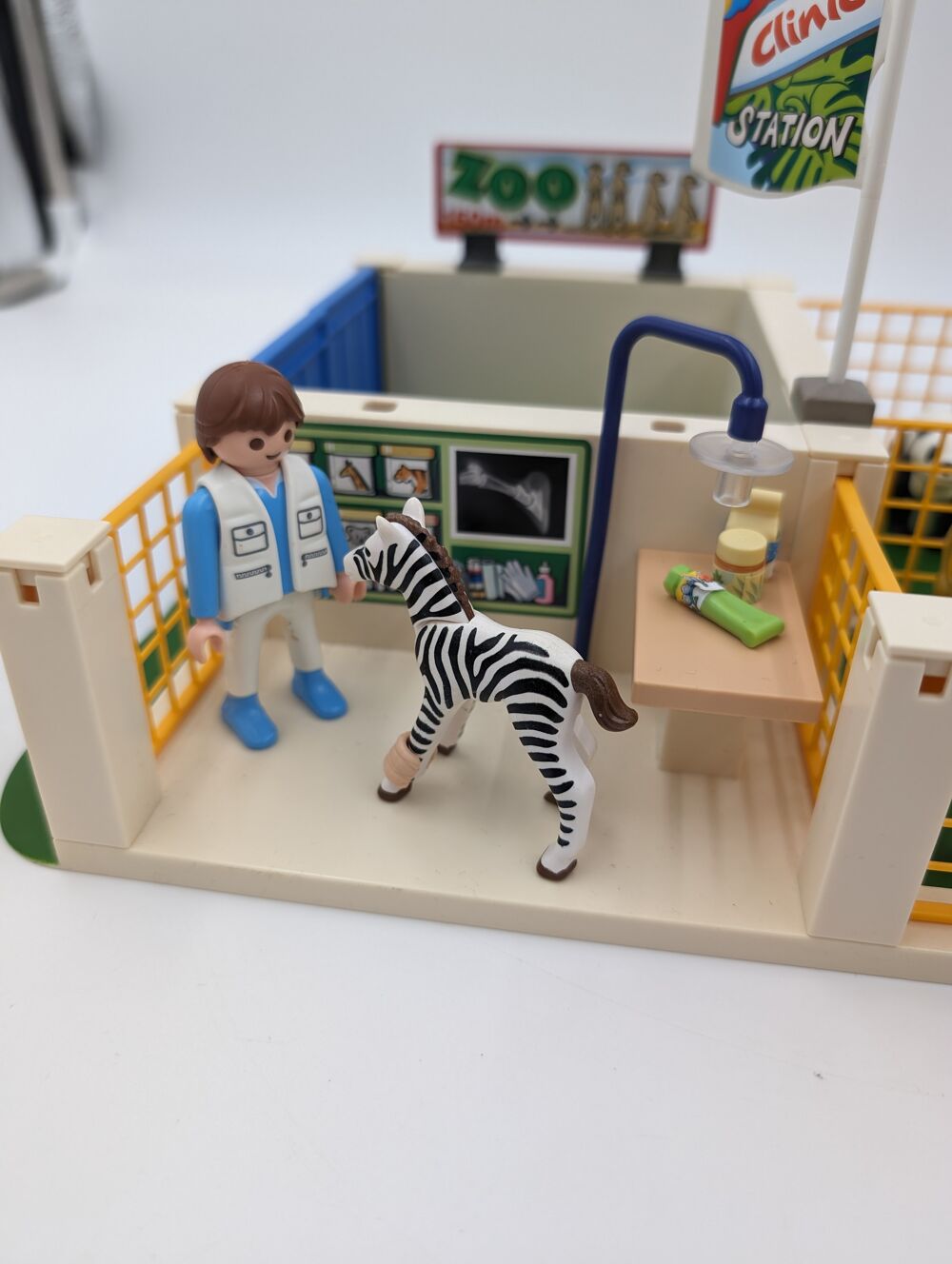 Set Playmobil 4009 Super Set Clinique v&eacute;t&eacute;rinaire du Zoo Jeux / jouets