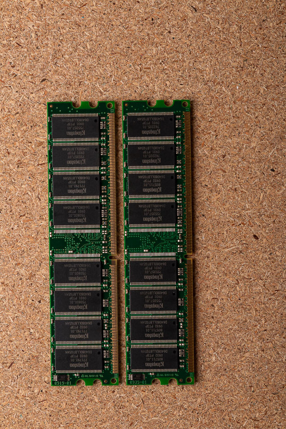 2 Barrettes m&eacute;moire Kingston 1GB Matériel informatique