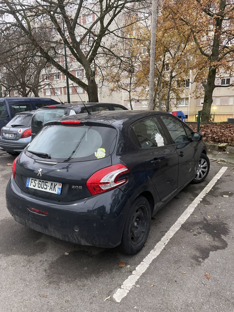 Peugeot 208 1.0 PureTech 68ch BVM5 Active 2015 occasion Saint-Maurice 94410