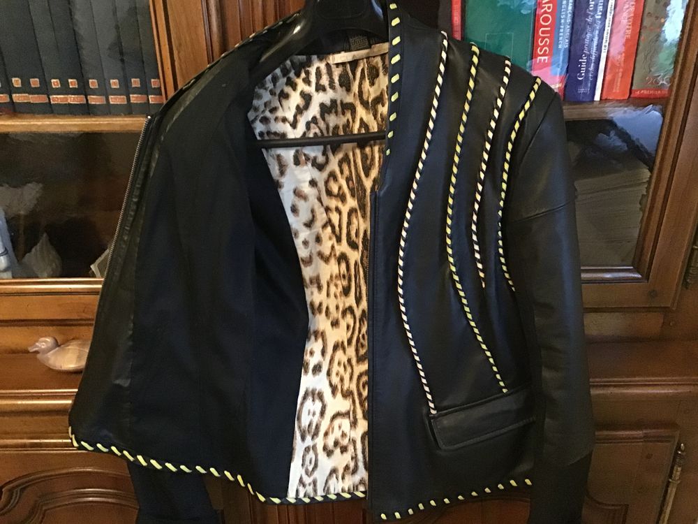 veste en cuir femme.
Vêtements